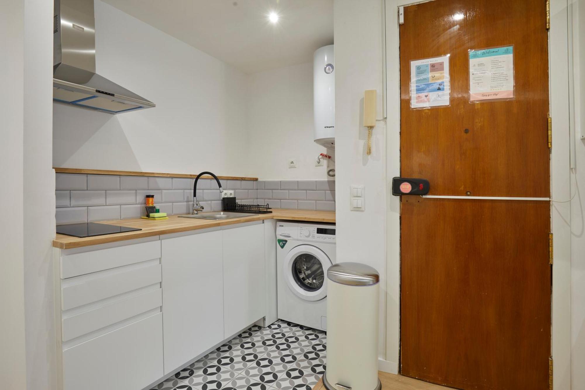 17 Nice Apartment Next To El Molino Barcelone Extérieur photo